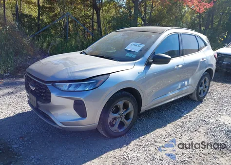 2023 Ford Escape St-Line z USA, uszkodzony, nr VIN 1FMCU9MN9PUA71353